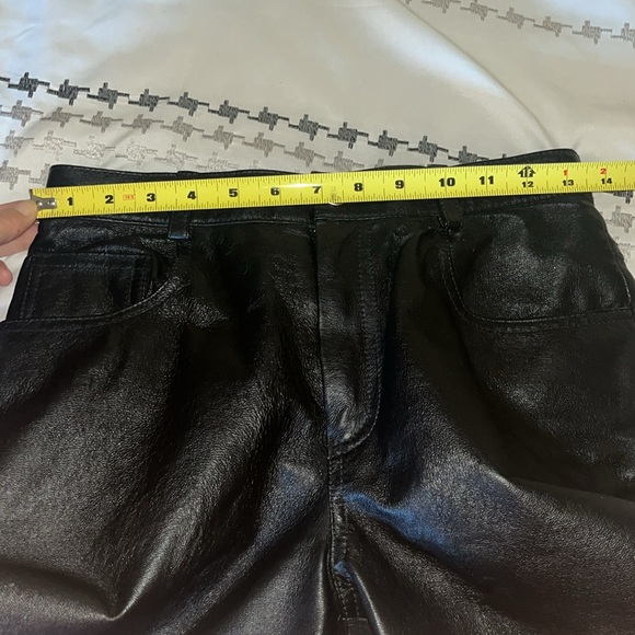 Women’s Newport News Easy Style Black 100% Genuine Leather Pants Size 6 - Picture 8 of 8